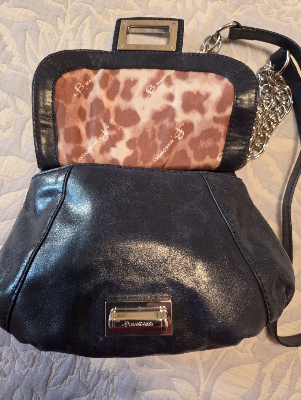 B Makowsky genuine Black Leather Shoulder Bag with Chain Strap Silver Turn Lock.